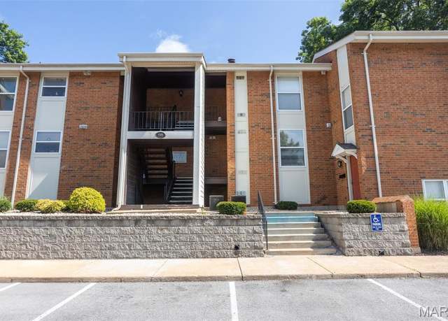 Property at 1989 Hunting Lake Court Ct #201, Kirkwood, MO 63122, 1 bed, 1 bath