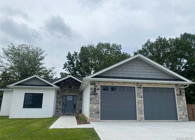 Property at 235 Sunny Dr, Rolla, MO 65401, 3 beds, 2 baths