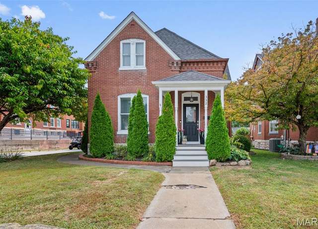 Property at 332 N 6th St, St Charles, MO 63301, 3 beds, 2 baths