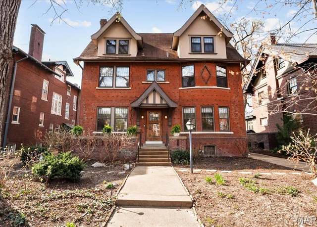Property at 6230 Waterman Ave, St Louis, MO 63130, 5 beds, 3 baths