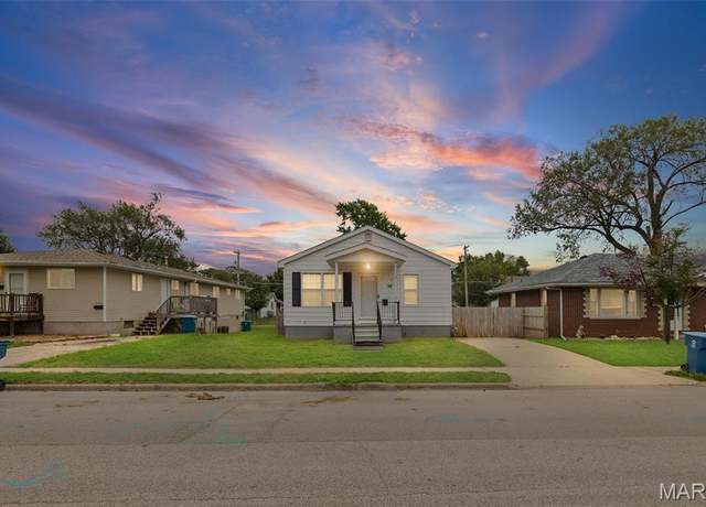 Property at 833 State St, Wood River, IL 62095, 2 beds, 1 bath
