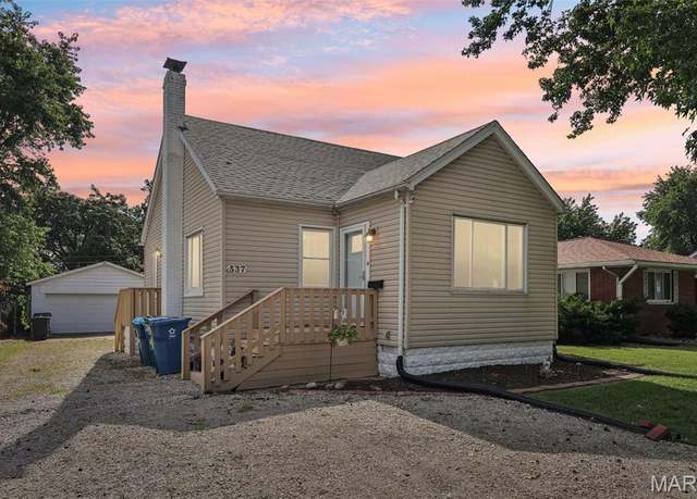 Property at 537 Tipton Ave, Wood River, IL 62095, 3 beds, 1 bath