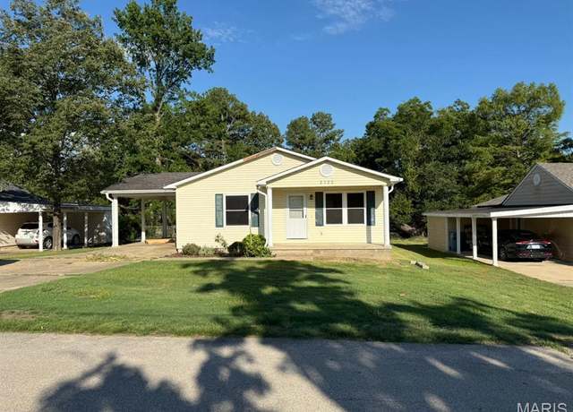 Property at 2322 Perkins Dr, Poplar Bluff, MO 63901, 3 beds, 2 baths