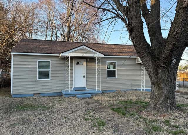 Property at 2012 Bradley, Kennett, MO 63857, 3 beds, 1 bath