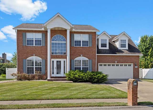 Property at 707 Highcliff Dr, O'fallon, IL 62269, 4 beds, 2.5 baths