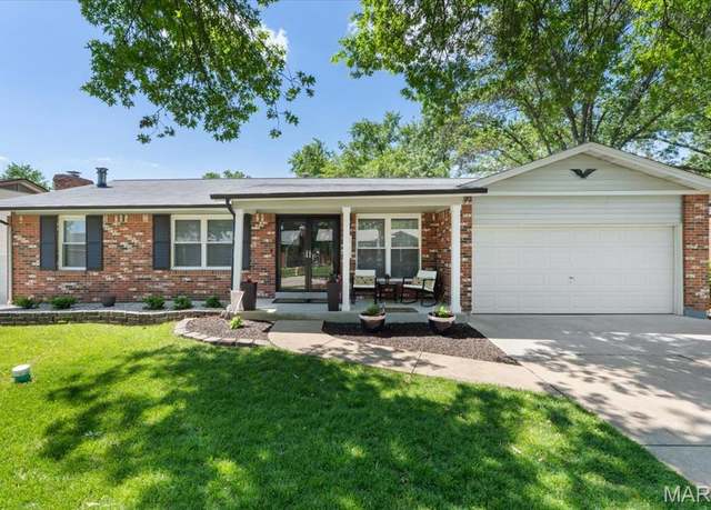 Property at 2774 Ashrock Dr, St Louis, MO 63129, 3 beds, 3 baths