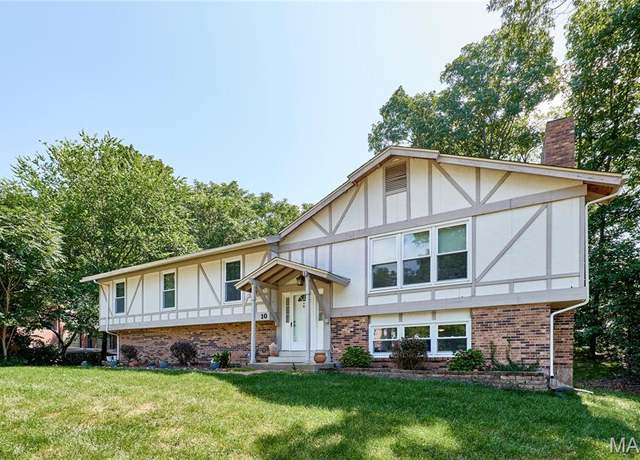 Property at 10 Glenworth Glenworth Ct, Manchester, MO 63011, 4 beds, 3 baths