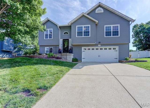 Property at 220 Split Rail Dr, Wentzville, MO 63385, 3 beds, 2.5 baths