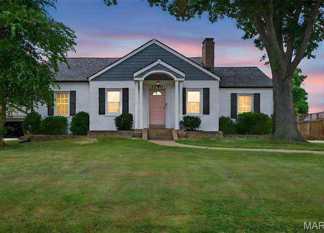 Property at 12421 Court Dr, St Louis, MO 63127, 3 beds, 1.5 baths