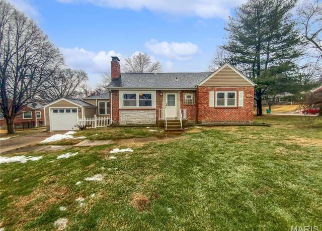 Property at 683 Deerhurst Dr, St Louis, MO 63119, 2 beds, 2 baths