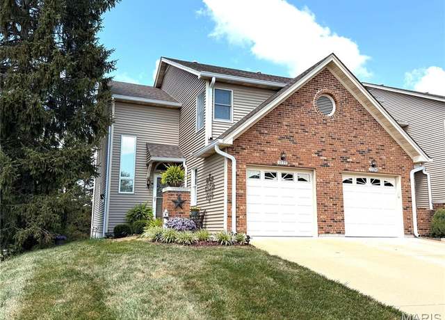 Property at 1722 Blue Oak Dr, Chesterfield, MO 63017, 3 beds, 3.5 baths