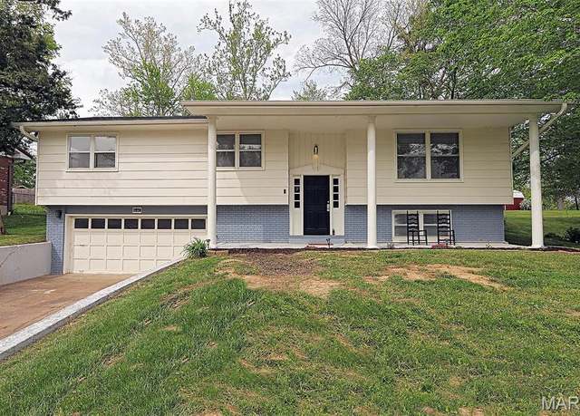 Property at 1920 E Weissinger Ln, Cape Girardeau, MO 63701, 4 beds, 2.5 baths