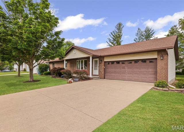 Property at 335 Nottingham Ln, Highland, IL 62249, 3 beds, 3 baths