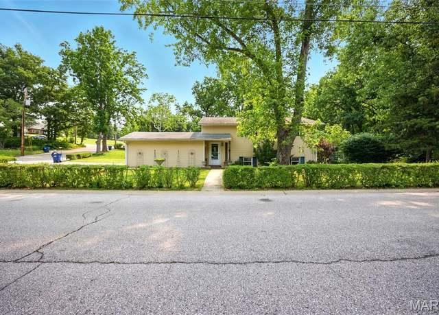 Property at 706 Edgewood Ln, Festus, MO 63028, 3 beds, 1.5 baths