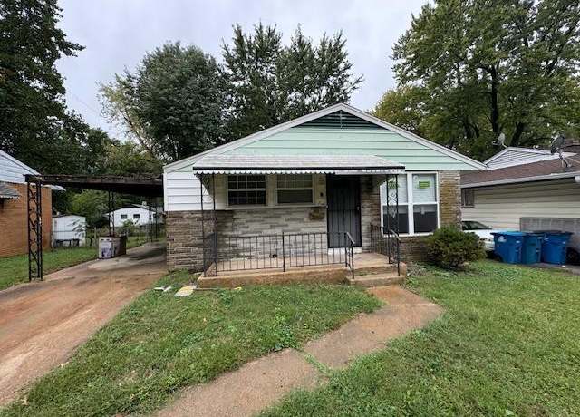 Property at 114 Monteith Cir, St Louis, MO 63137, 3 beds, 2 baths