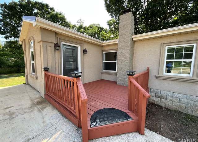 Property at 4763 Private Road 5123, Willow Springs, MO 65793, 4 beds, 2 baths