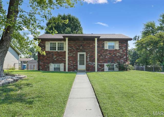 Property at 3020 Mockingbird Ln, Granite City, IL 62040, 3 beds, 1.5 baths
