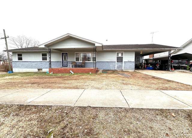 Property at 123 E 3rd St, Mountain View, MO 65548, 4 beds, 3.5 baths