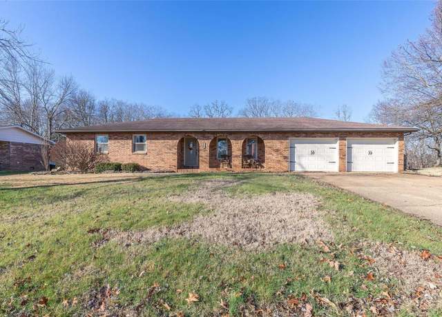 Property at 2813 Lakeside Dr, Poplar Bluff, MO 63901, 3 beds, 2 baths