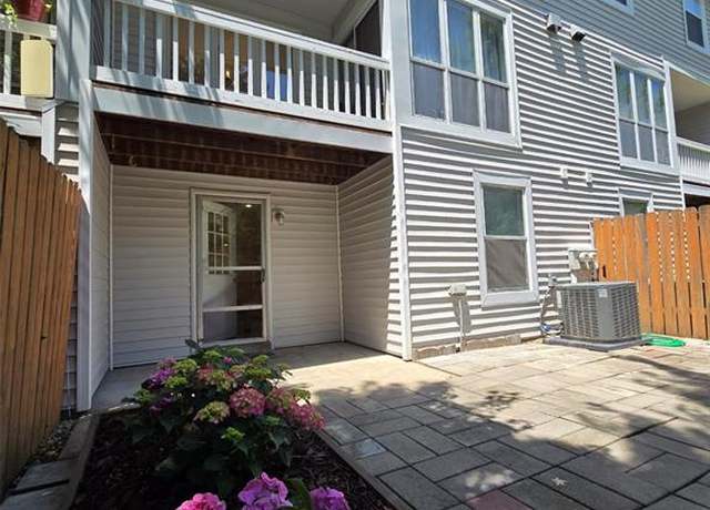 Property at 1408 Whispering Creek Dr, Ballwin, MO 63021, 4 beds, 3 baths