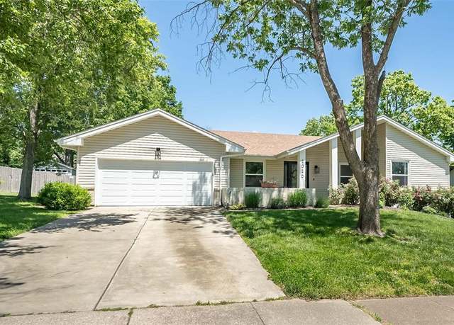 Property at 2020 Claymills Dr, Chesterfield, MO 63017, 4 beds, 2 baths