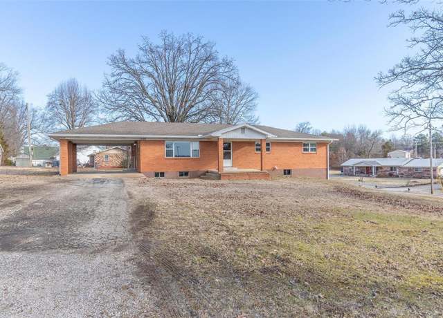 Property at 2125 Barron Rd, Poplar Bluff, MO 63901, 4 beds, 1.5 baths