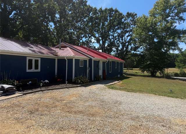 Property at 515 Maiden Ln, Cuba, MO 65453, 3 beds, 2 baths