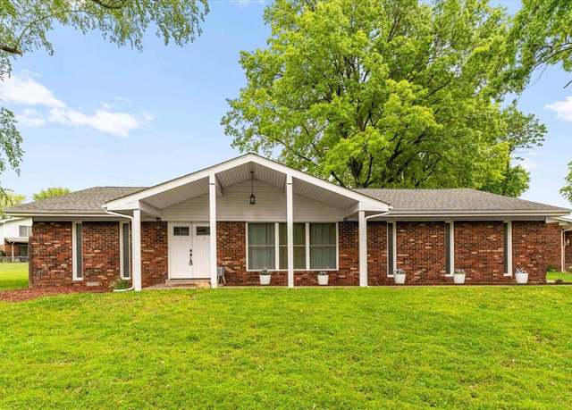 Property at 44 Lea Dr, Fairview Heights, IL 62208, 3 beds, 2 baths