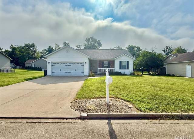Property at 350 Autumn Chase Lane Ln, Farmington, MO 63640, 4 beds, 2.5 baths