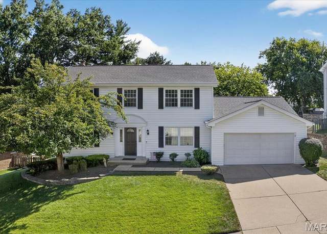 Property at 1810 Waterford Ridge Dr, Ballwin, MO 63021, 4 beds, 3 baths
