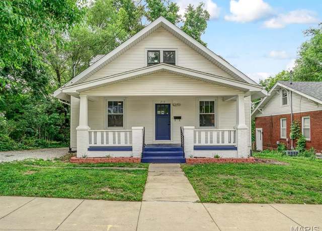 Property at 212 W Union St, Edwardsville, IL 62025, 3 beds, 2 baths