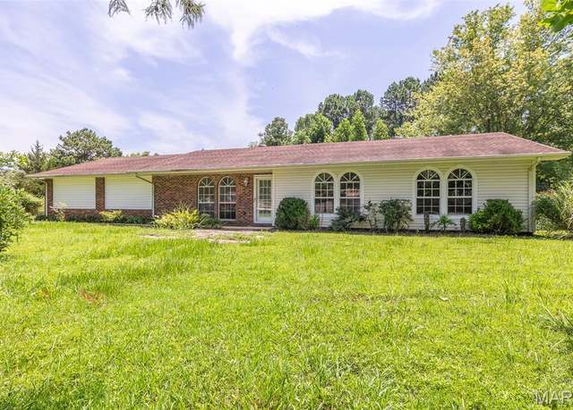 Property at 1202 Victoria Rd, Poplar Bluff, MO 63901, 3 beds, 2 baths