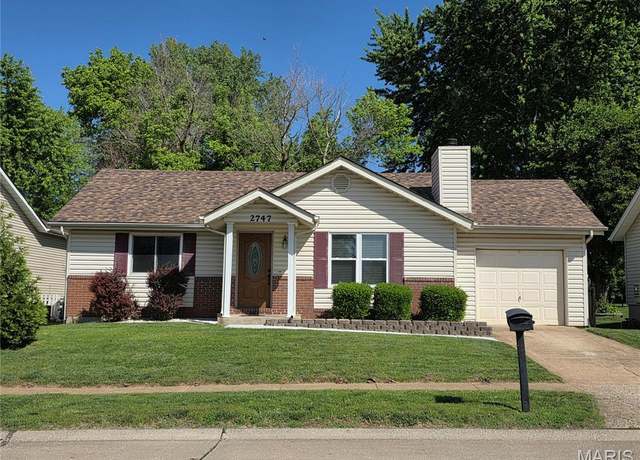Property at 2747 Freemantle Dr, Florissant, MO 63031, 2 beds, 2 baths
