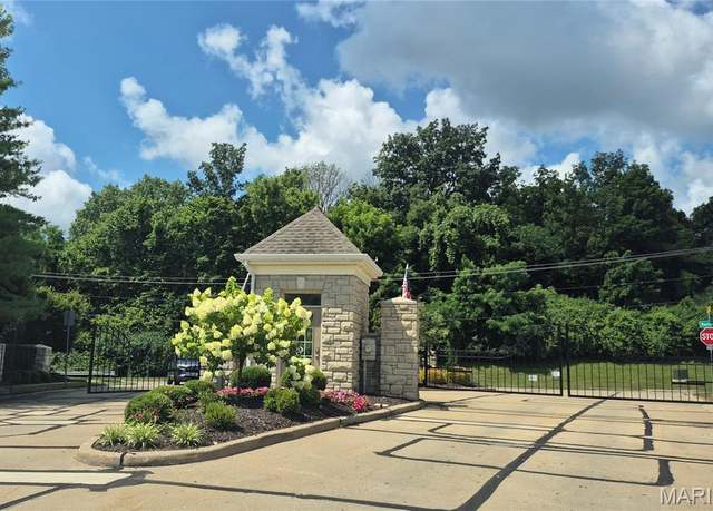 Property at 740 Stonebluff Ct, Chesterfield, MO 63005, 4 beds, 5 baths