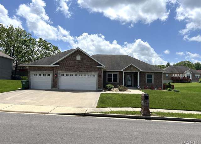 Property at 306 Traci Dawn Dr, Rolla, MO 65401, 3 beds, 2 baths