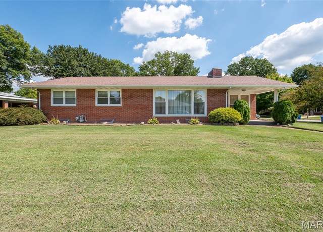 Property at 1721 Garfield Ave, Granite City, IL 62040, 3 beds, 2 baths