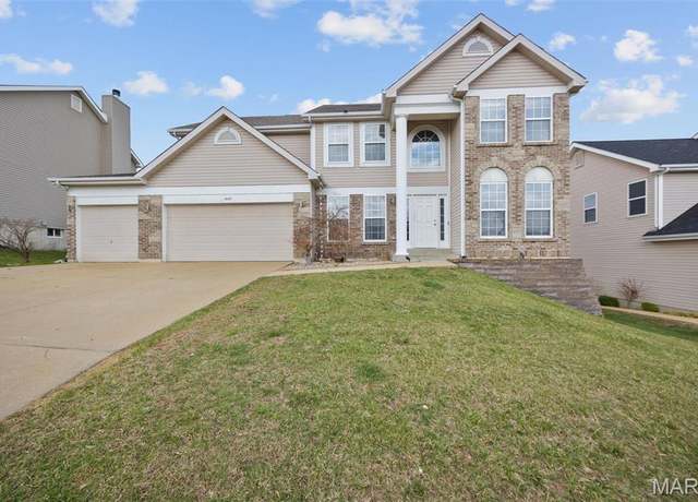 Property at 1008 Baypointe Dr, Imperial, MO 63052, 5 beds, 2.5 baths