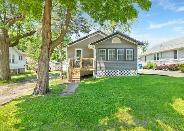 Property at 210 Wisconsin Ave, Alton, IL 62002, 2 beds, 2 baths