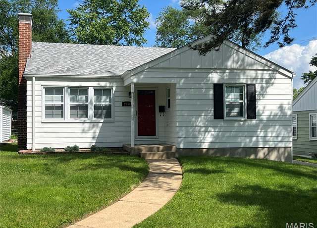 Property at 2854 Lawndell Dr, St Louis, MO 63144, 2 beds, 2 baths