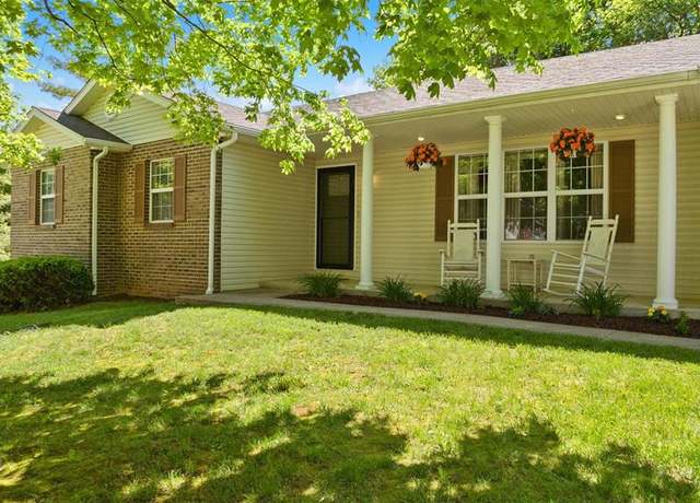 Property at 918 Southwind Ct, Collinsville, IL 62234, 3 beds, 2 baths