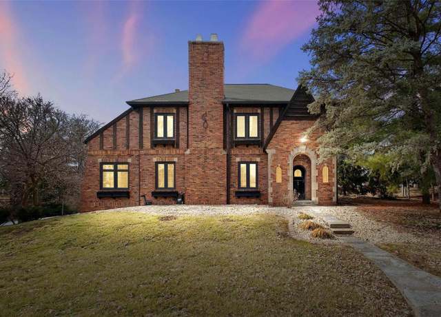 Property at 317 N Market St, Waterloo, IL 62298, 4 beds, 2.5 baths