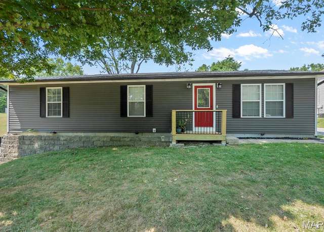 Property at 389 Country Club Dr, Cape Girardeau, MO 63701, 4 beds, 3 baths