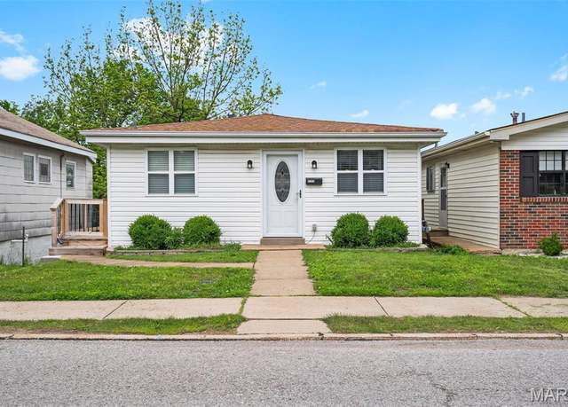 Property at 4763 Hannover Ave, St Louis, MO 63123, 4 beds, 2 baths