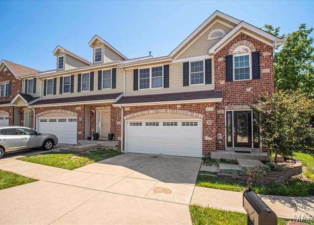 Property at 26 Loris Ln, St Charles, MO 63303, 3 beds, 2.5 baths