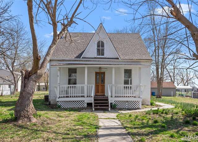 Property at 407 N Humboldt St, Marine, IL 62061, 4 beds, 1 bath