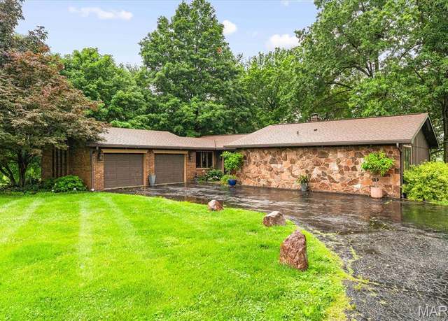 Property at 1217 Simmons Rd, O'fallon, IL 62269, 4 beds, 2.5 baths