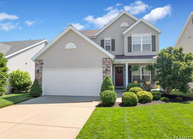 Property at 1008 Ashfield Ln, O'fallon, MO 63366, 3 beds, 2.5 baths