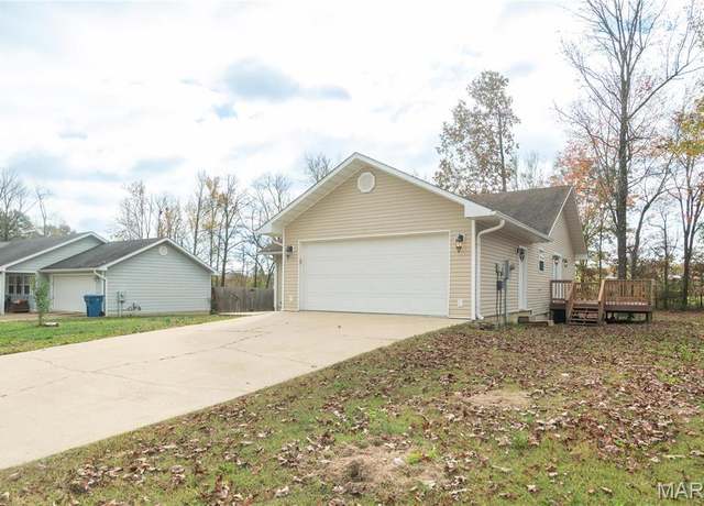 Property at 140 Terrell Ave, Poplar Bluff, MO 63901, 3 beds, 2 baths