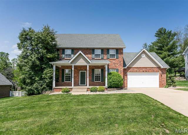 Property at 854 Marc Dr, Alton, IL 62002, 4 beds, 2.5 baths