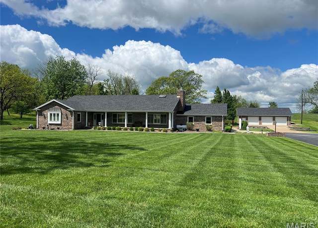 Property at 216 Coach Rd, Lebanon, MO 65536, 5 beds, 4.5 baths